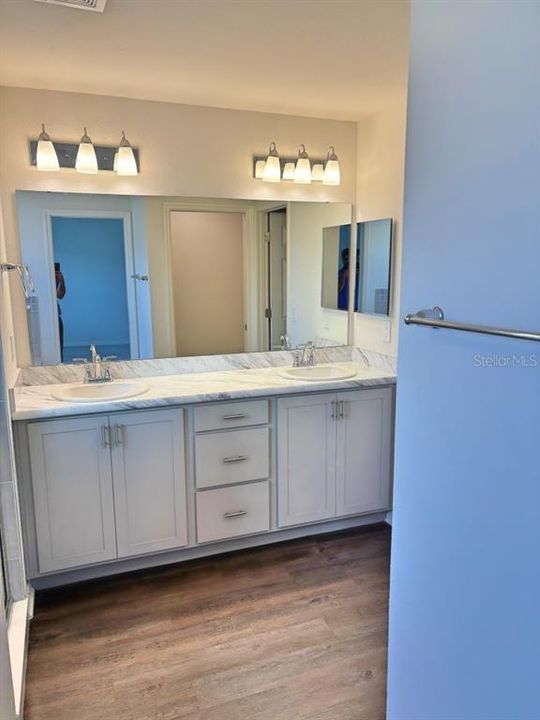 For Sale: $335,000 (4 beds, 2 baths, 1787 Square Feet)
