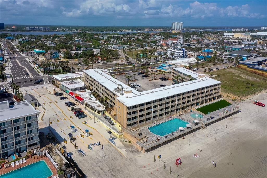 待售: $225,000 (1 贝兹, 1 浴室, 451 平方英尺)