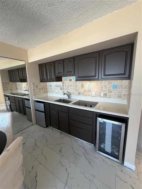 待售: $225,000 (1 贝兹, 1 浴室, 451 平方英尺)