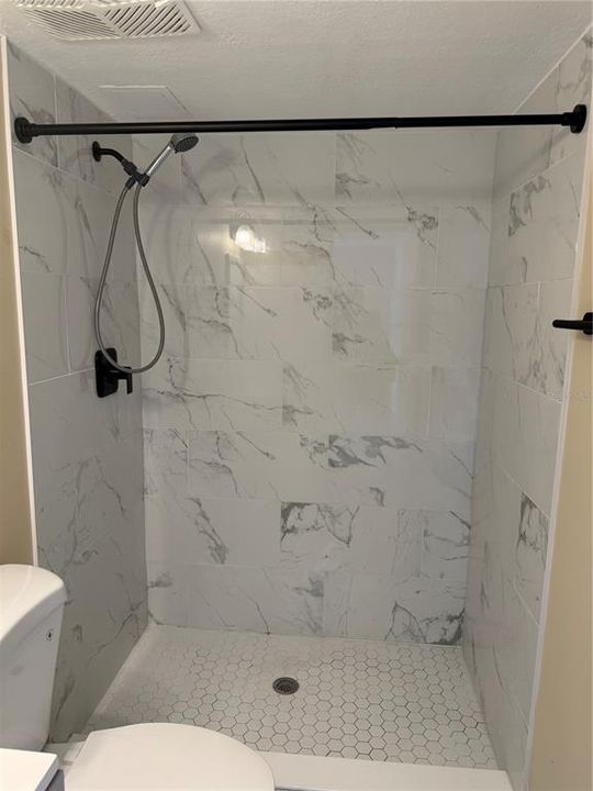 待售: $225,000 (1 贝兹, 1 浴室, 451 平方英尺)