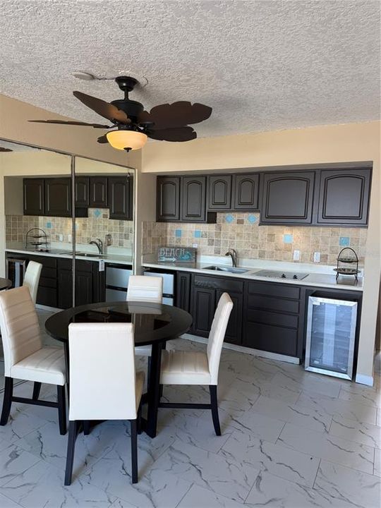 待售: $225,000 (1 贝兹, 1 浴室, 451 平方英尺)