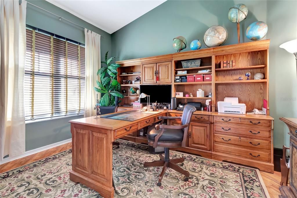 Activo con contrato: $700,000 (4 camas, 3 baños, 2643 Pies cuadrados)