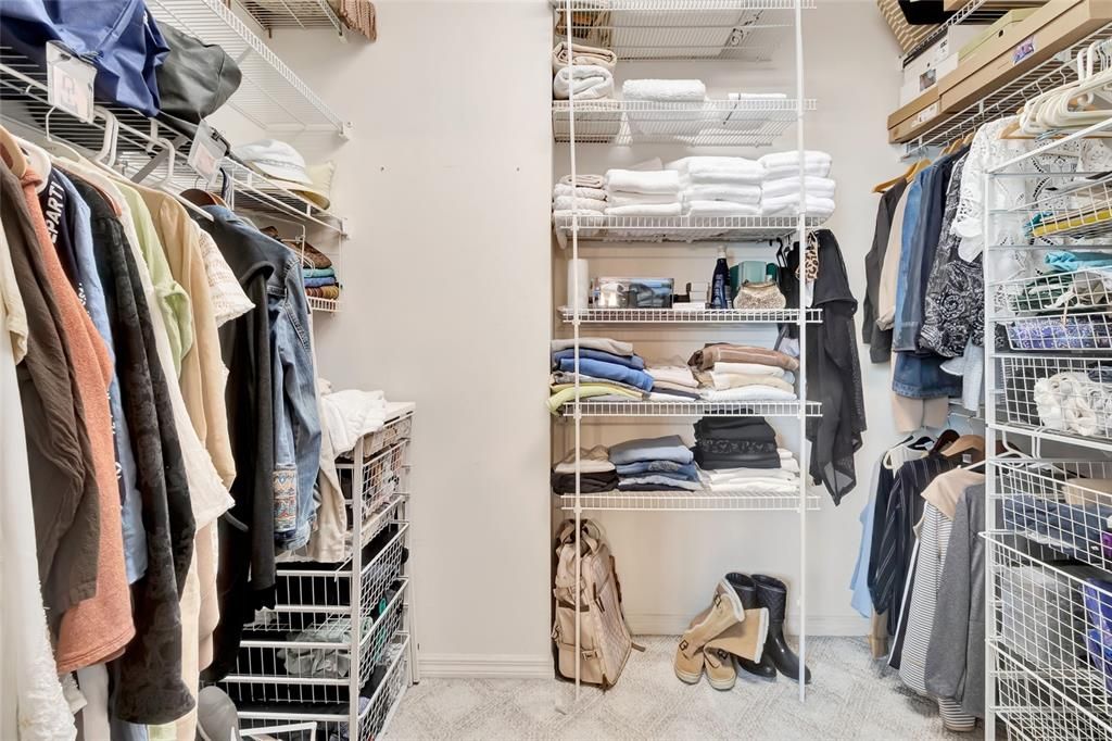 Activo con contrato: $700,000 (4 camas, 3 baños, 2643 Pies cuadrados)