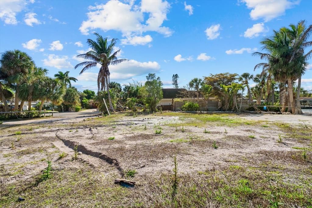 En Venta: $1,750,000 (0.33 acres)