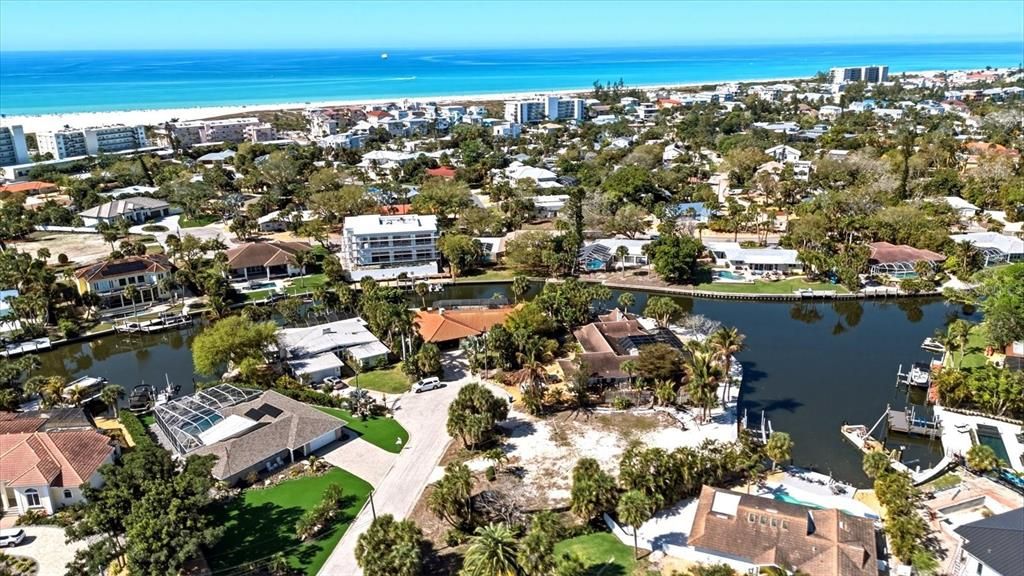 En Venta: $1,750,000 (0.33 acres)