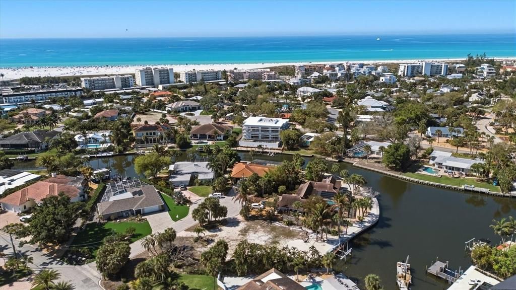 En Venta: $1,750,000 (0.33 acres)