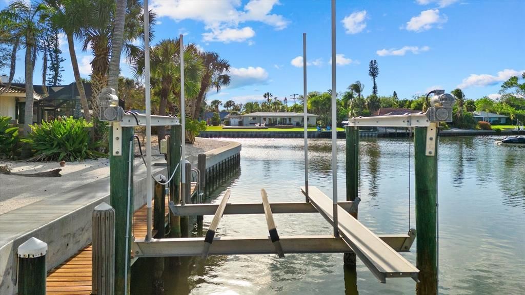 En Venta: $1,750,000 (0.33 acres)