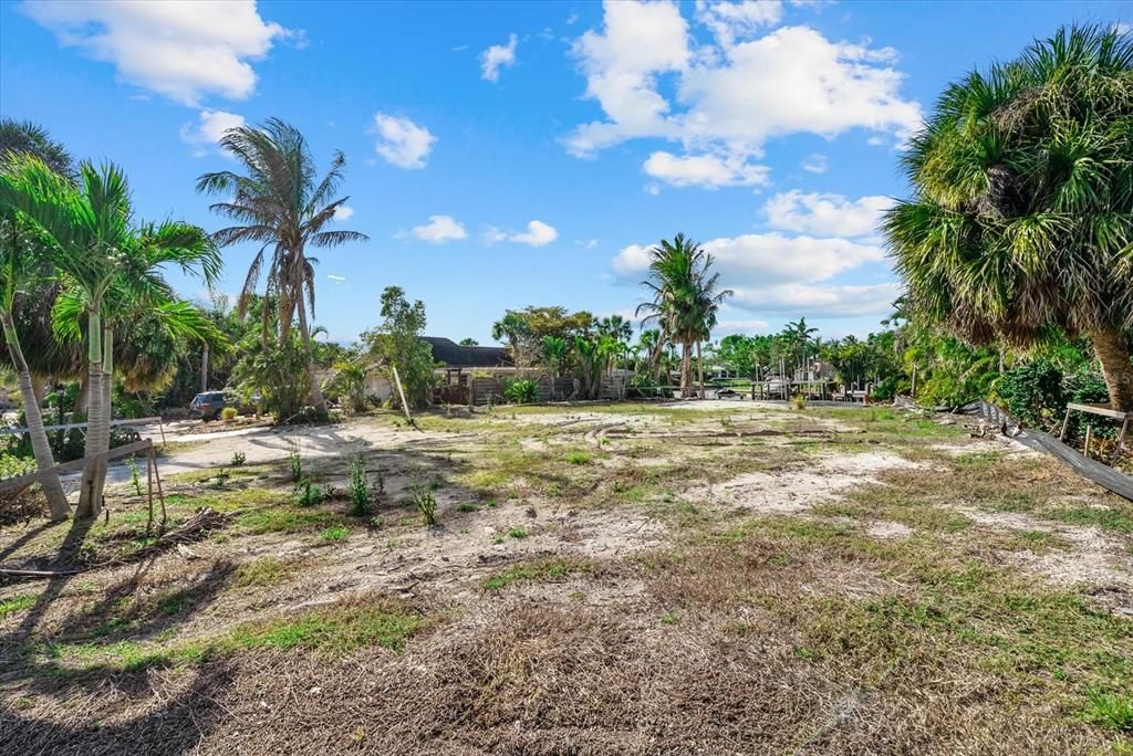 En Venta: $1,750,000 (0.33 acres)