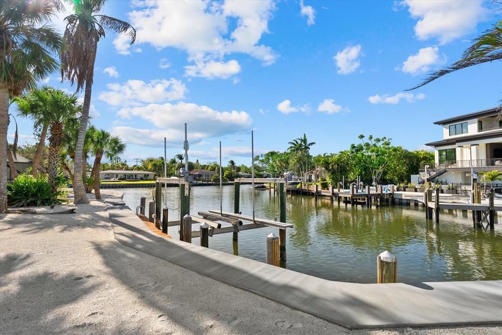 En Venta: $1,750,000 (0.33 acres)