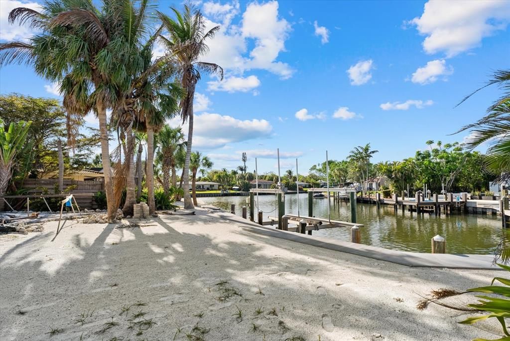 En Venta: $1,750,000 (0.33 acres)