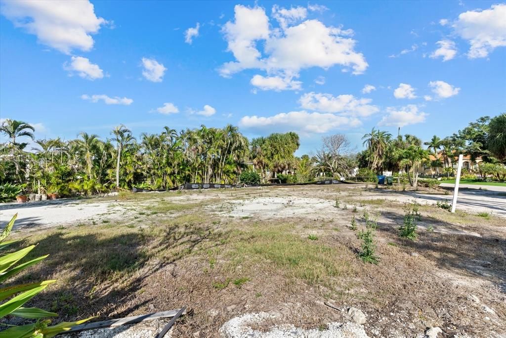 En Venta: $1,750,000 (0.33 acres)