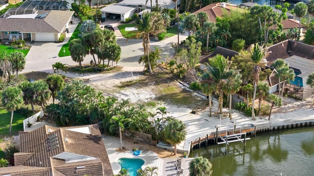 En Venta: $1,750,000 (0.33 acres)