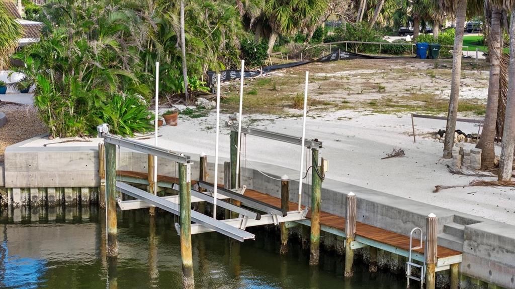 En Venta: $1,750,000 (0.33 acres)