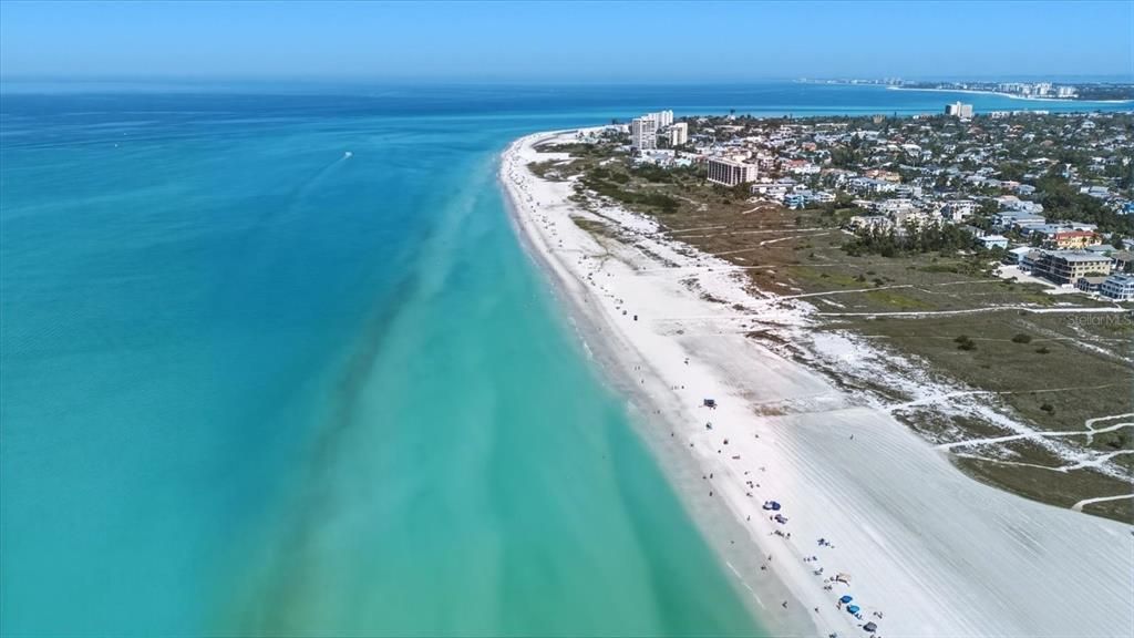 En Venta: $1,750,000 (0.33 acres)