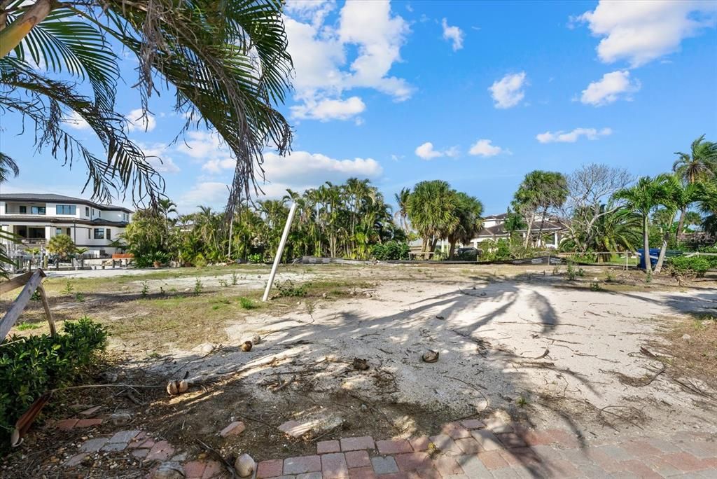 En Venta: $1,750,000 (0.33 acres)