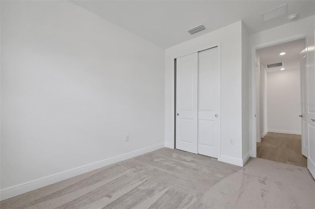 Active With Contract: $333,990 (3 beds, 2 baths, 1433 Square Feet)