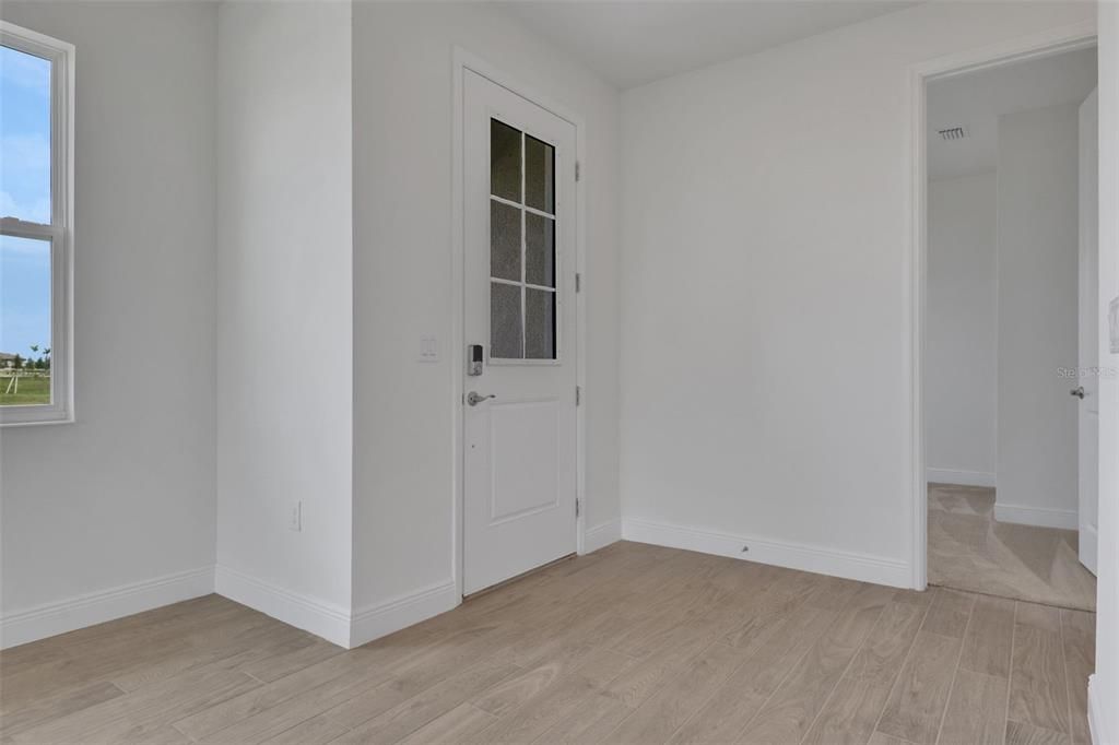 Active With Contract: $333,990 (3 beds, 2 baths, 1433 Square Feet)