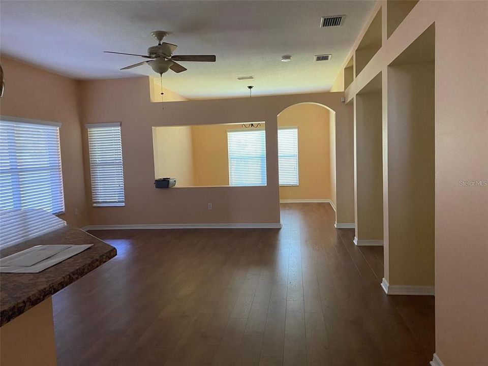 В аренду: $2,495 (3 спален, 2 ванн, 1758 Квадратных фут)