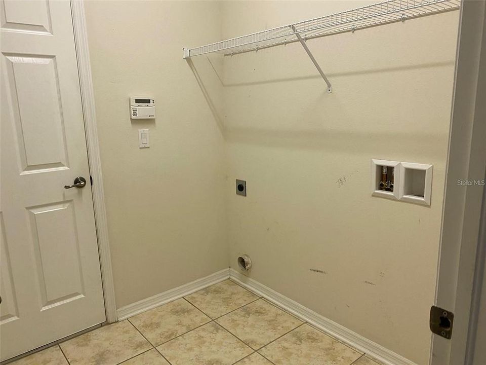 В аренду: $2,495 (3 спален, 2 ванн, 1758 Квадратных фут)