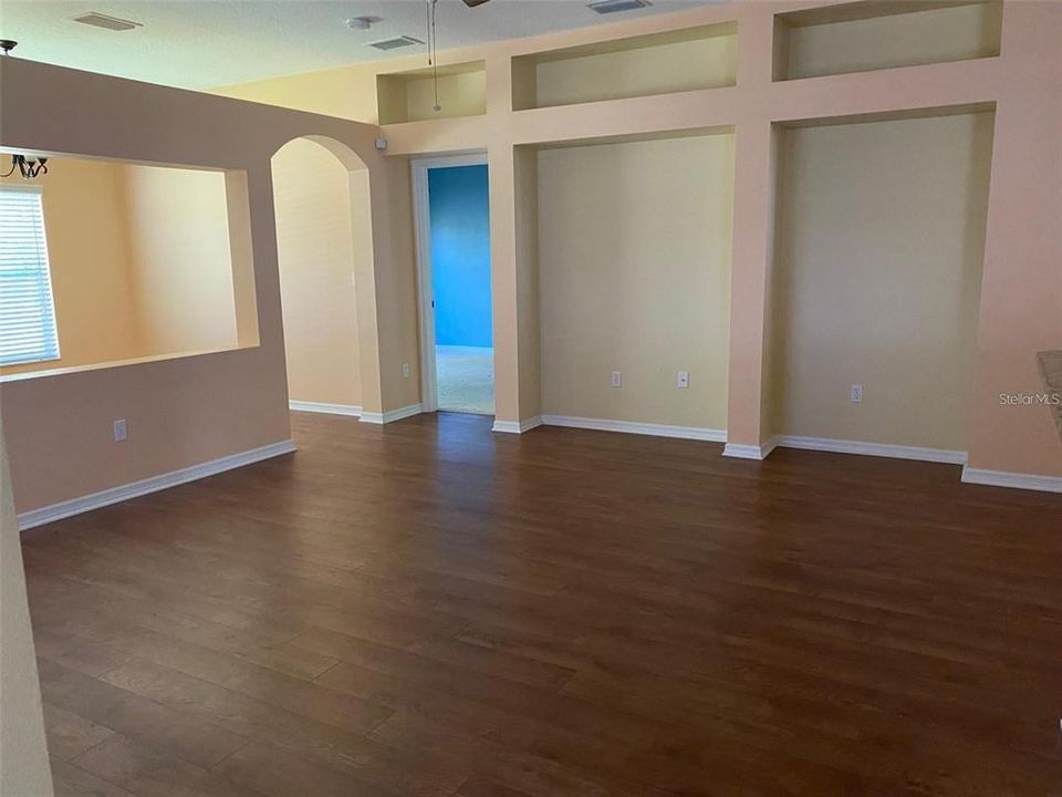 В аренду: $2,495 (3 спален, 2 ванн, 1758 Квадратных фут)