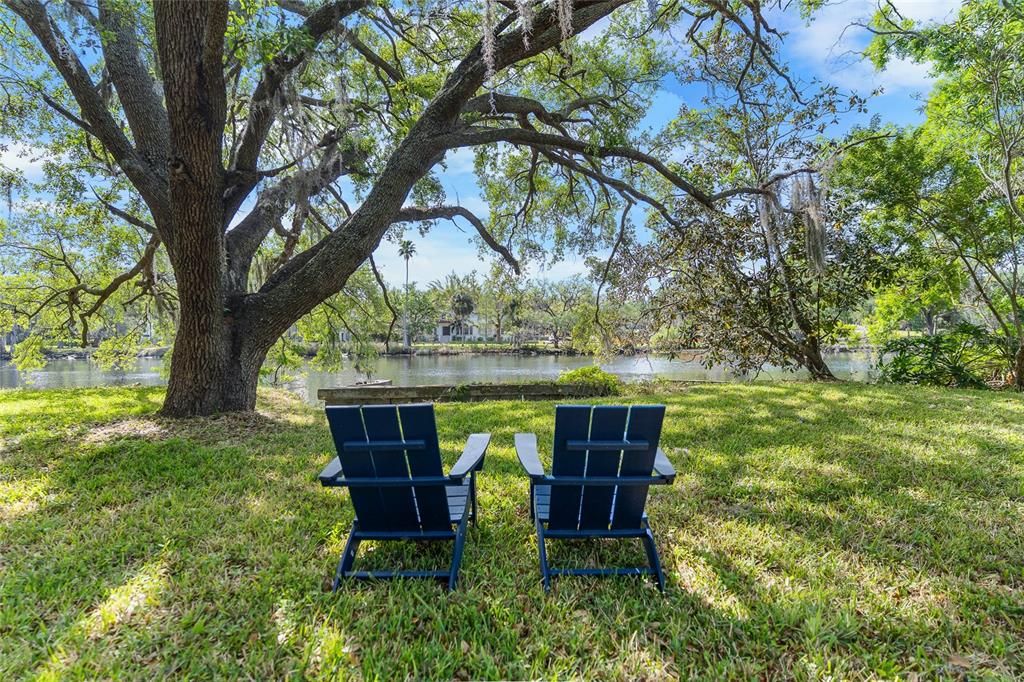 待售: $950,000 (1.04 acres)