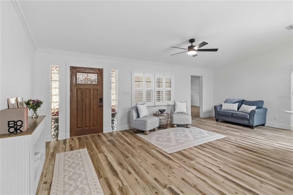 En Venta: $599,900 (3 camas, 2 baños, 2360 Pies cuadrados)
