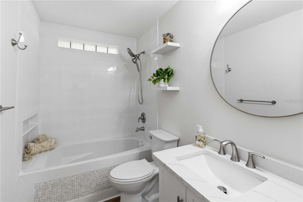 En Venta: $599,900 (3 camas, 2 baños, 2360 Pies cuadrados)