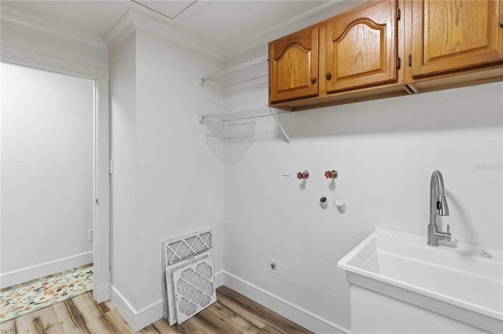 En Venta: $599,900 (3 camas, 2 baños, 2360 Pies cuadrados)