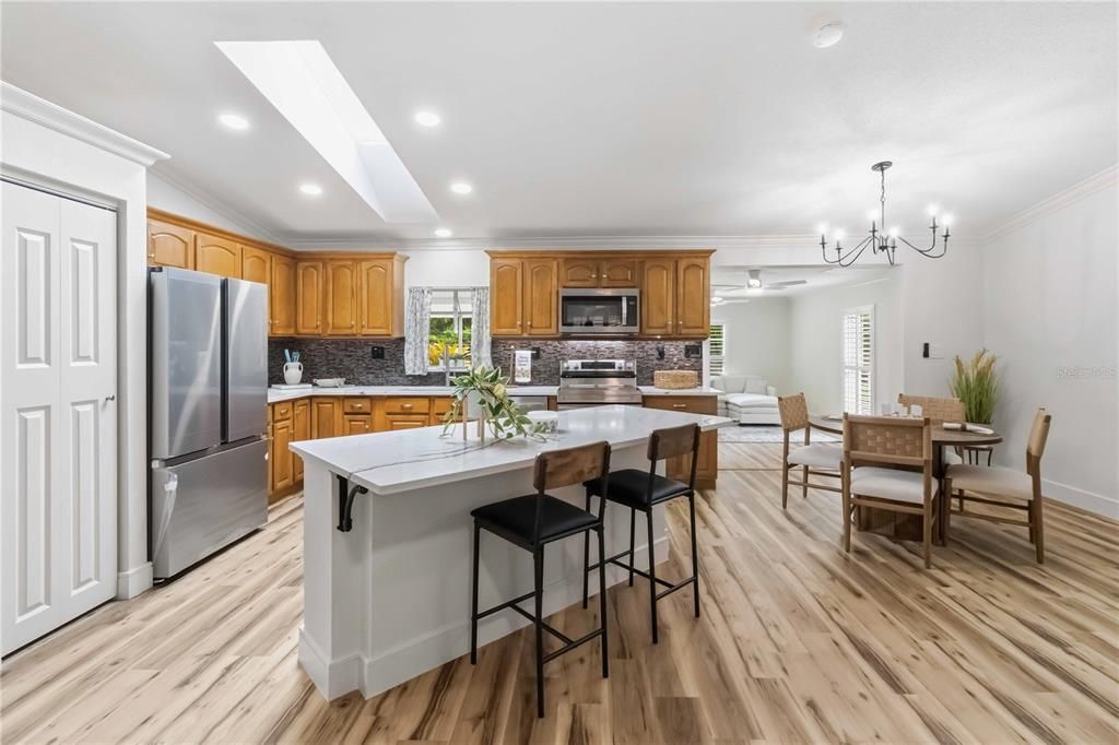 En Venta: $599,900 (3 camas, 2 baños, 2360 Pies cuadrados)