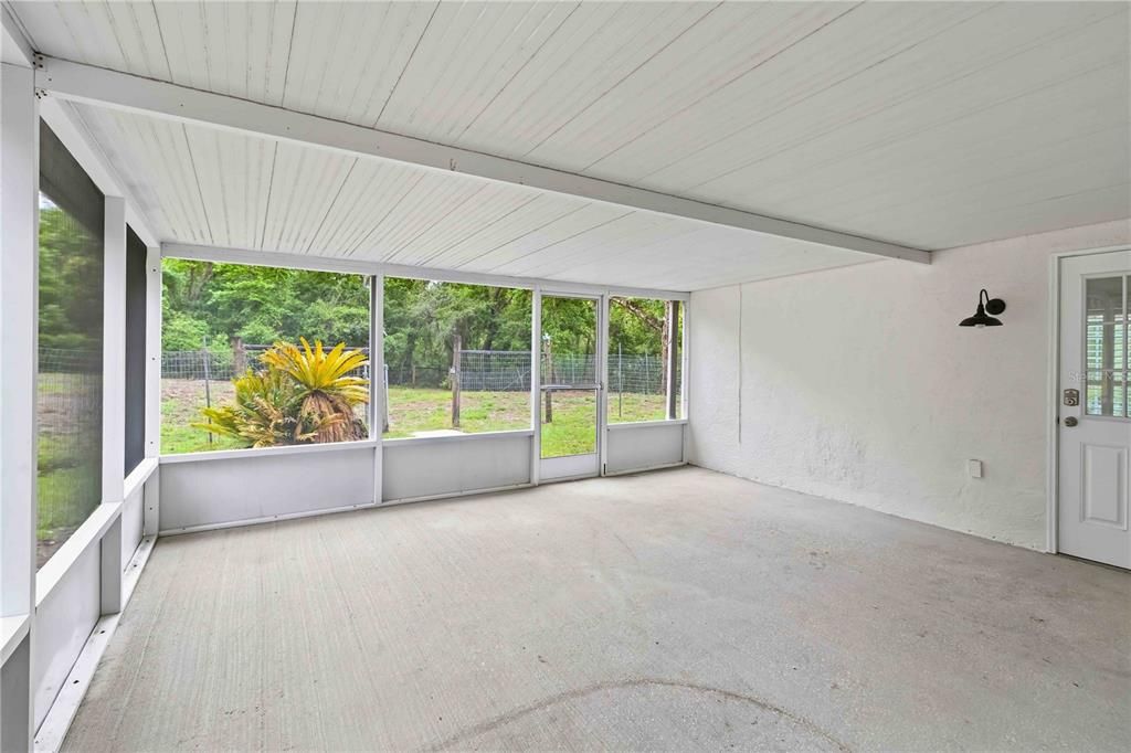 En Venta: $599,900 (3 camas, 2 baños, 2360 Pies cuadrados)