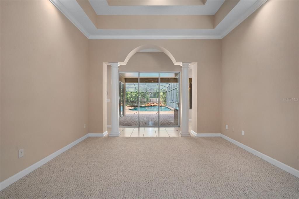 Activo con contrato: $765,000 (4 camas, 3 baños, 3214 Pies cuadrados)