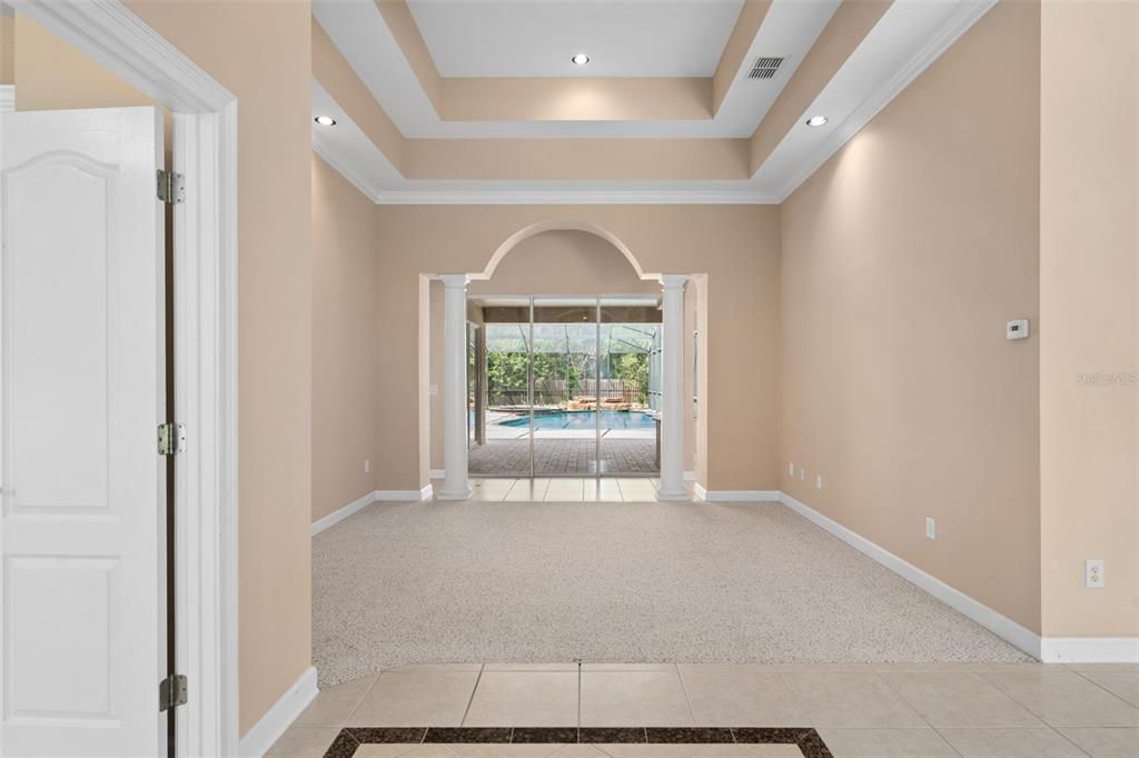 Activo con contrato: $765,000 (4 camas, 3 baños, 3214 Pies cuadrados)
