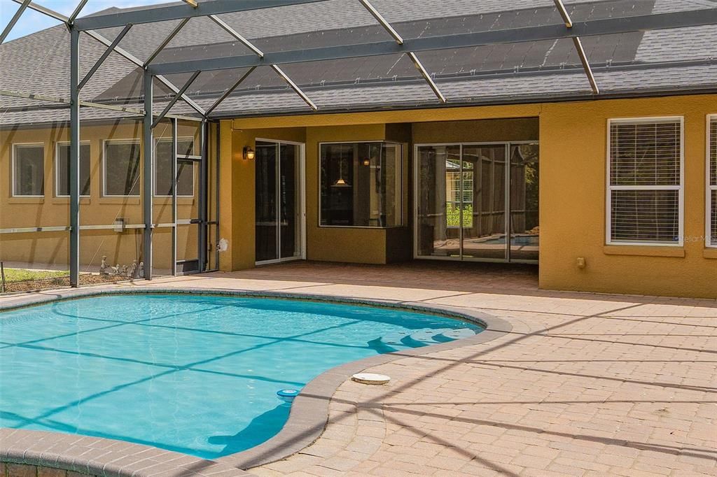 Activo con contrato: $765,000 (4 camas, 3 baños, 3214 Pies cuadrados)