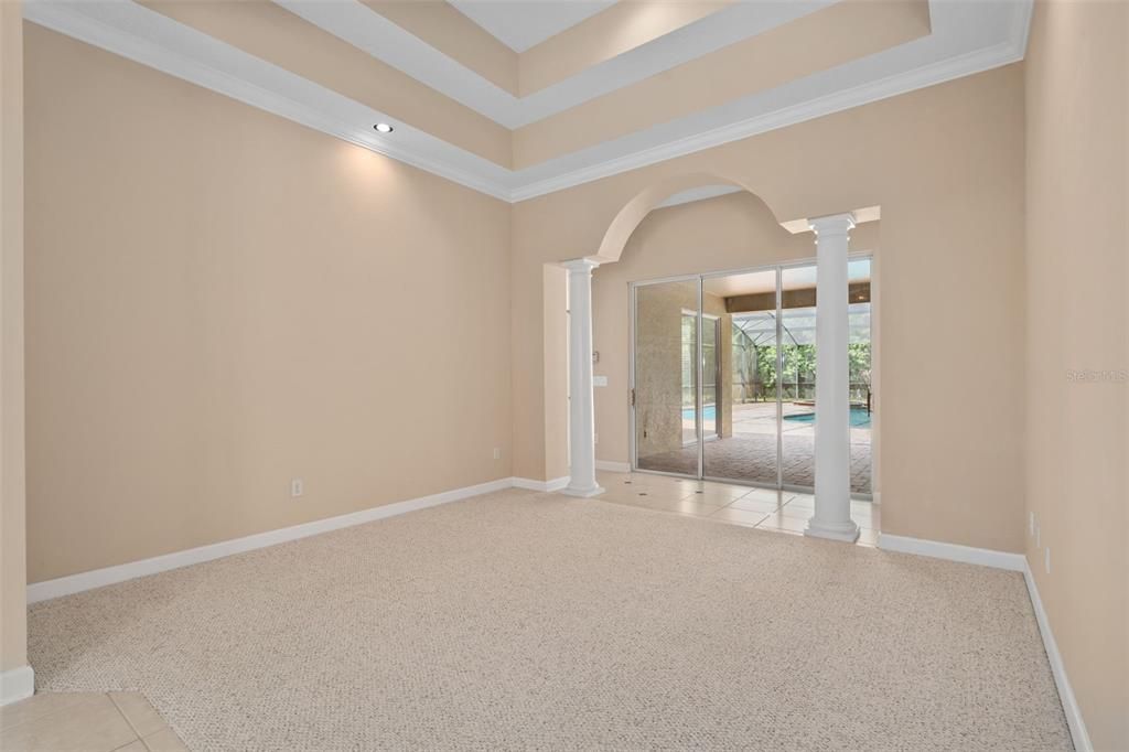 Activo con contrato: $765,000 (4 camas, 3 baños, 3214 Pies cuadrados)