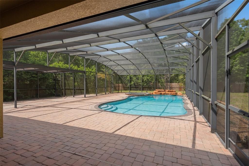 Activo con contrato: $765,000 (4 camas, 3 baños, 3214 Pies cuadrados)