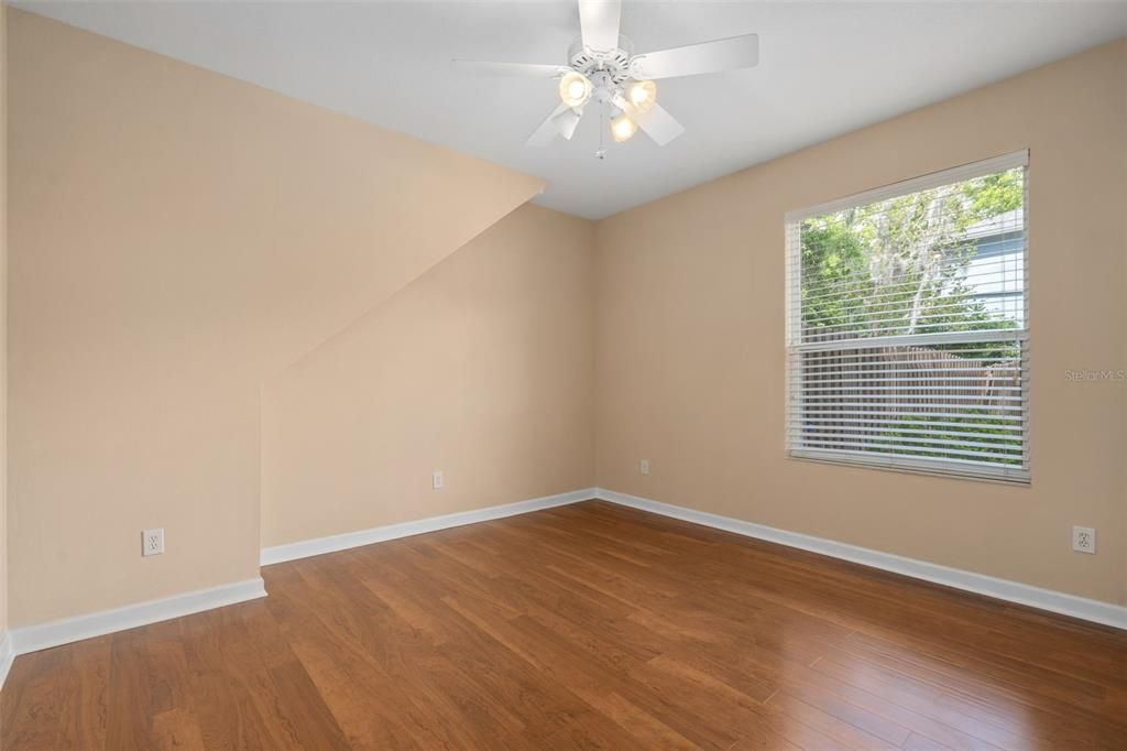 Activo con contrato: $765,000 (4 camas, 3 baños, 3214 Pies cuadrados)
