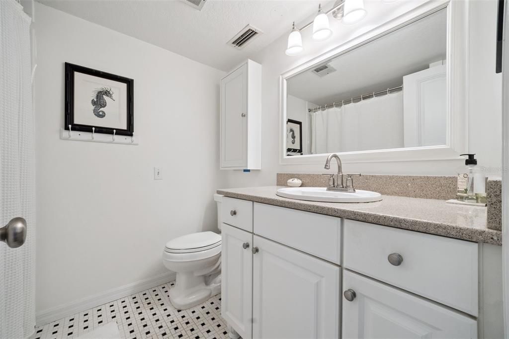 For Sale: $359,900 (3 beds, 1 baths, 1400 Square Feet)