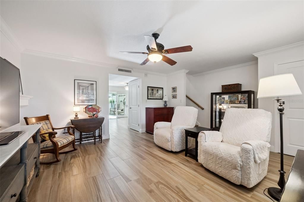 For Sale: $359,900 (3 beds, 1 baths, 1400 Square Feet)