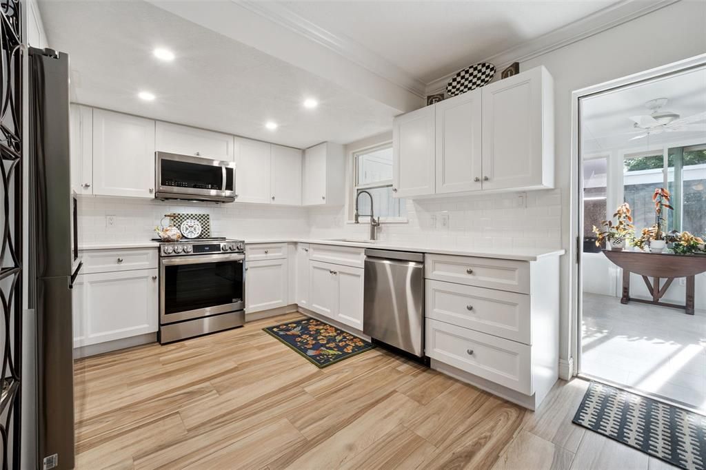 For Sale: $359,900 (3 beds, 1 baths, 1400 Square Feet)