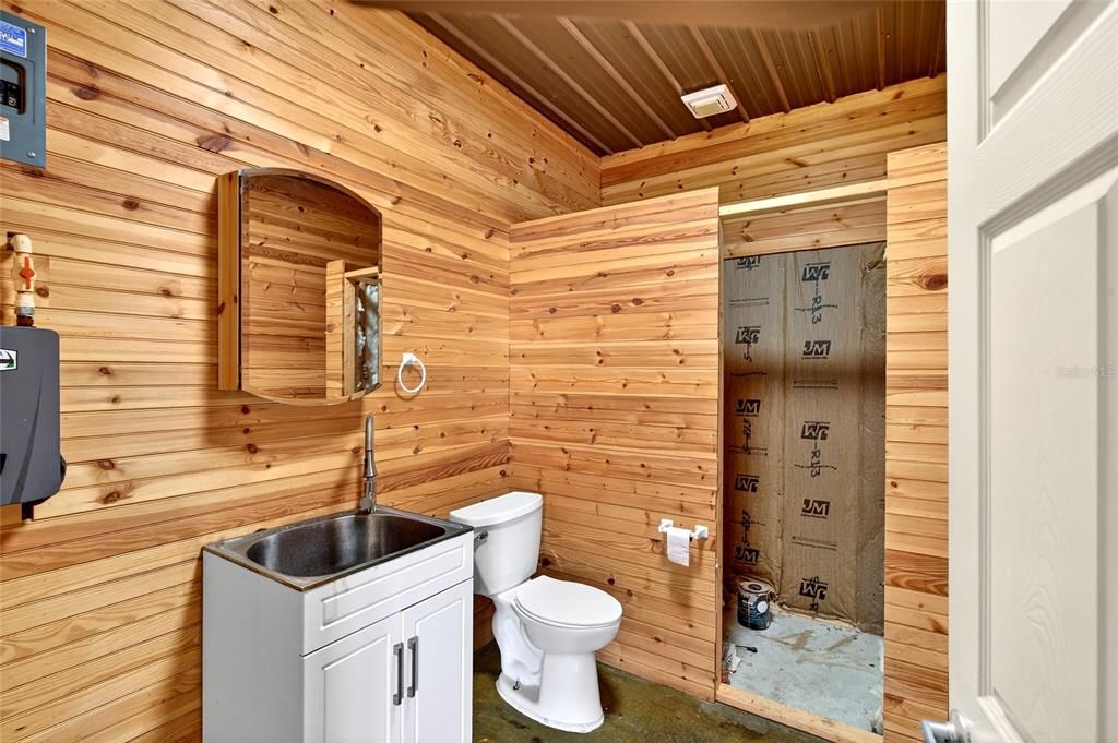 En Venta: $1,250,000 (3 camas, 2 baños, 1800 Pies cuadrados)
