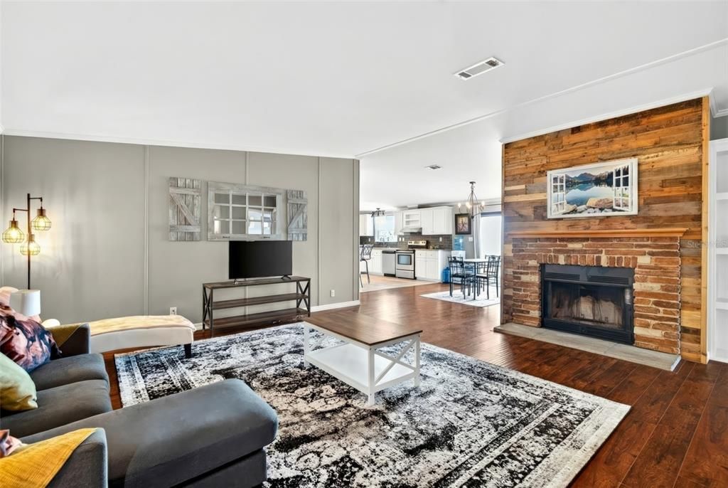 En Venta: $1,250,000 (3 camas, 2 baños, 1800 Pies cuadrados)
