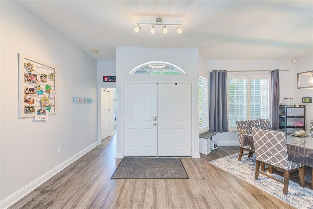 Active With Contract: $795,000 (5 beds, 3 baths, 2619 Square Feet)