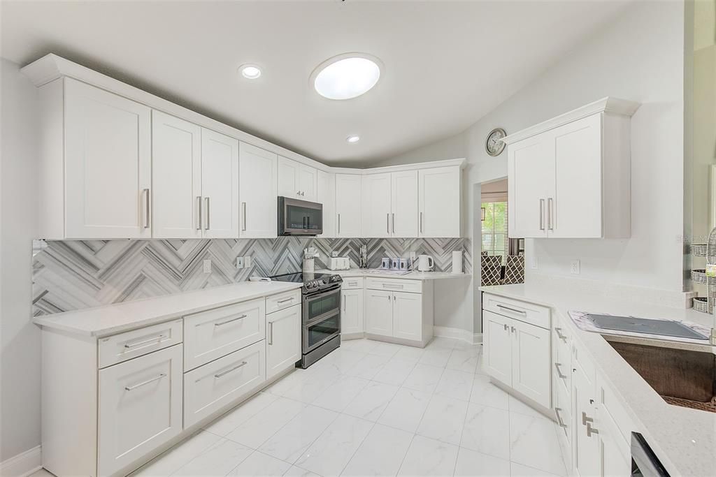 Active With Contract: $795,000 (5 beds, 3 baths, 2619 Square Feet)