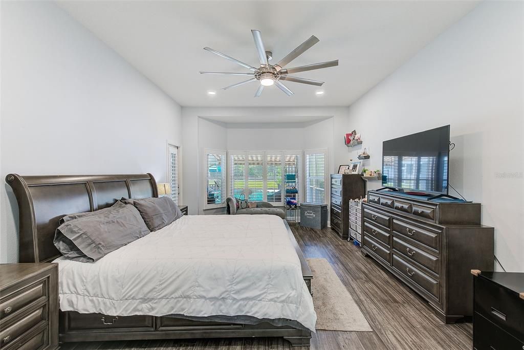 Active With Contract: $795,000 (5 beds, 3 baths, 2619 Square Feet)