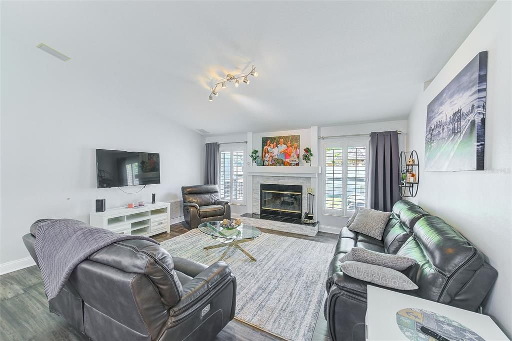 Active With Contract: $795,000 (5 beds, 3 baths, 2619 Square Feet)