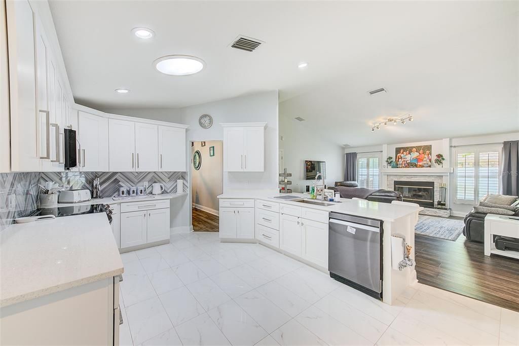 Active With Contract: $795,000 (5 beds, 3 baths, 2619 Square Feet)