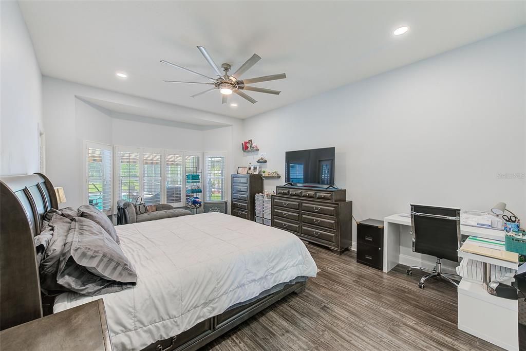 Active With Contract: $795,000 (5 beds, 3 baths, 2619 Square Feet)