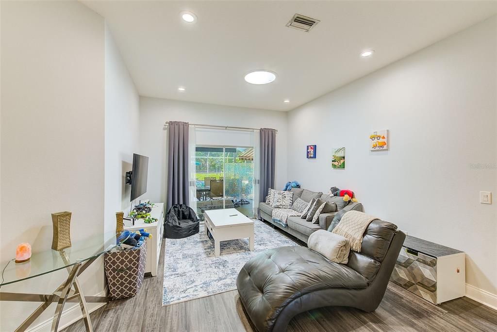 Active With Contract: $795,000 (5 beds, 3 baths, 2619 Square Feet)