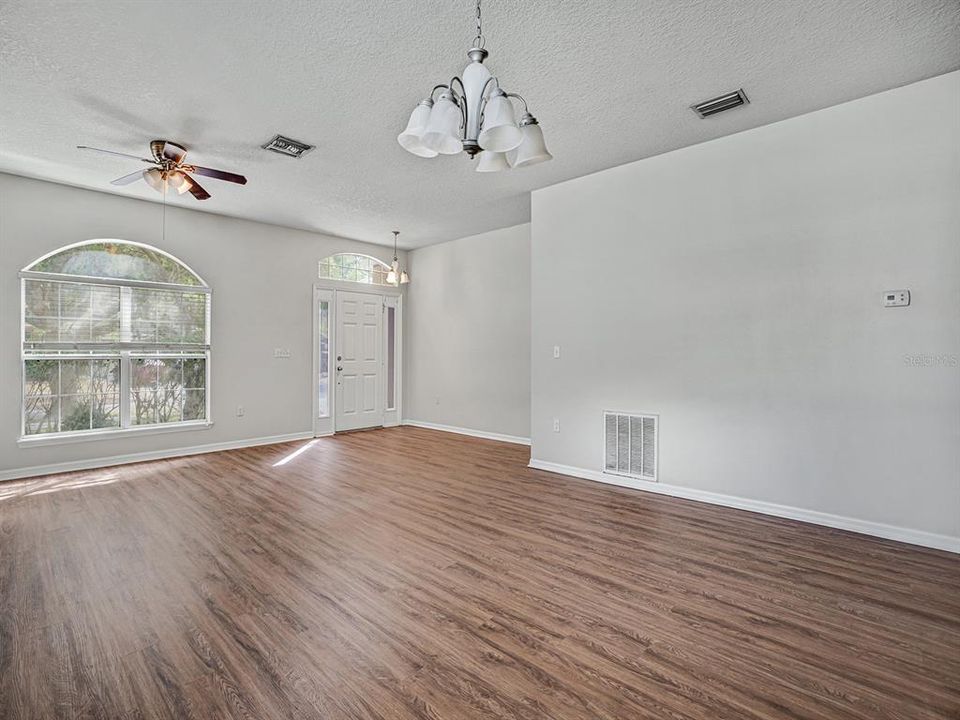 For Sale: $330,000 (3 beds, 2 baths, 1770 Square Feet)