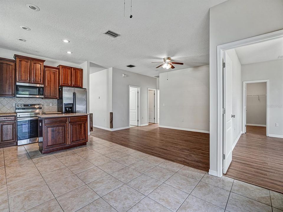 For Sale: $330,000 (3 beds, 2 baths, 1770 Square Feet)